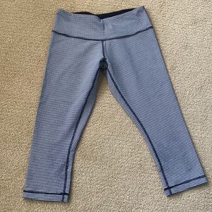 Lululemon Navy Gingham Wunder Under Crops